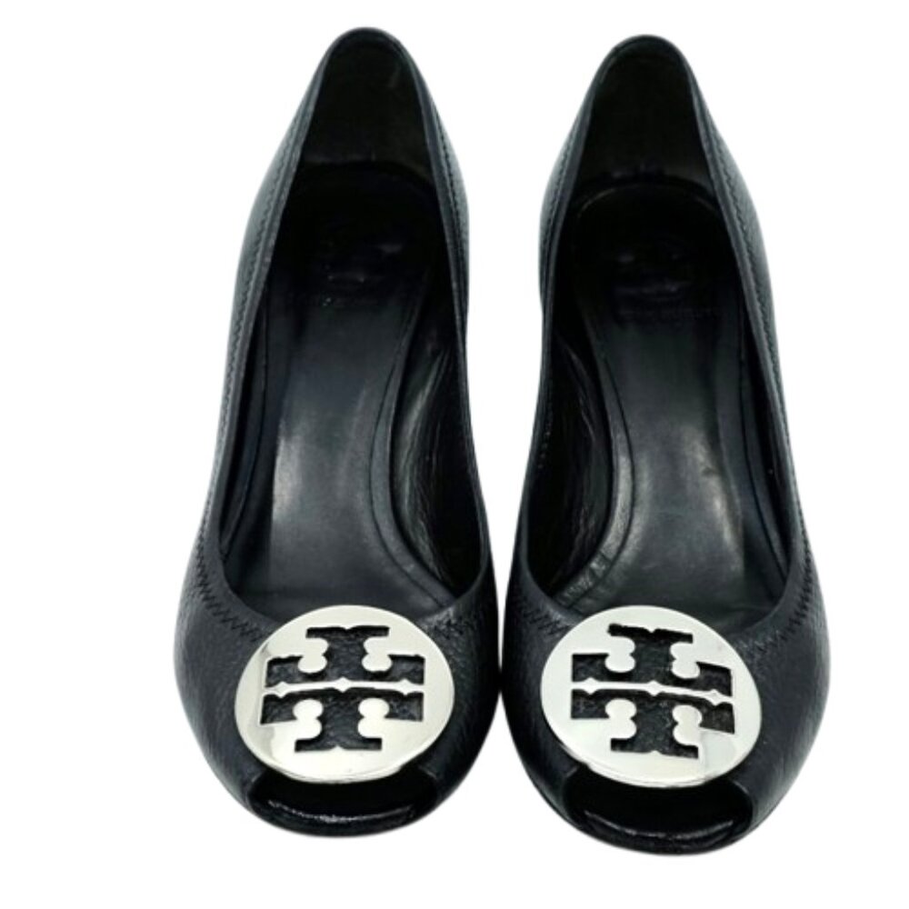 TORY BURCH~Sally 2~BLACK PEBBLED LEATHER PEEP TOE WEDGE PUMP WOMEN'S SHOE Size 9 - Picture 2 of 6